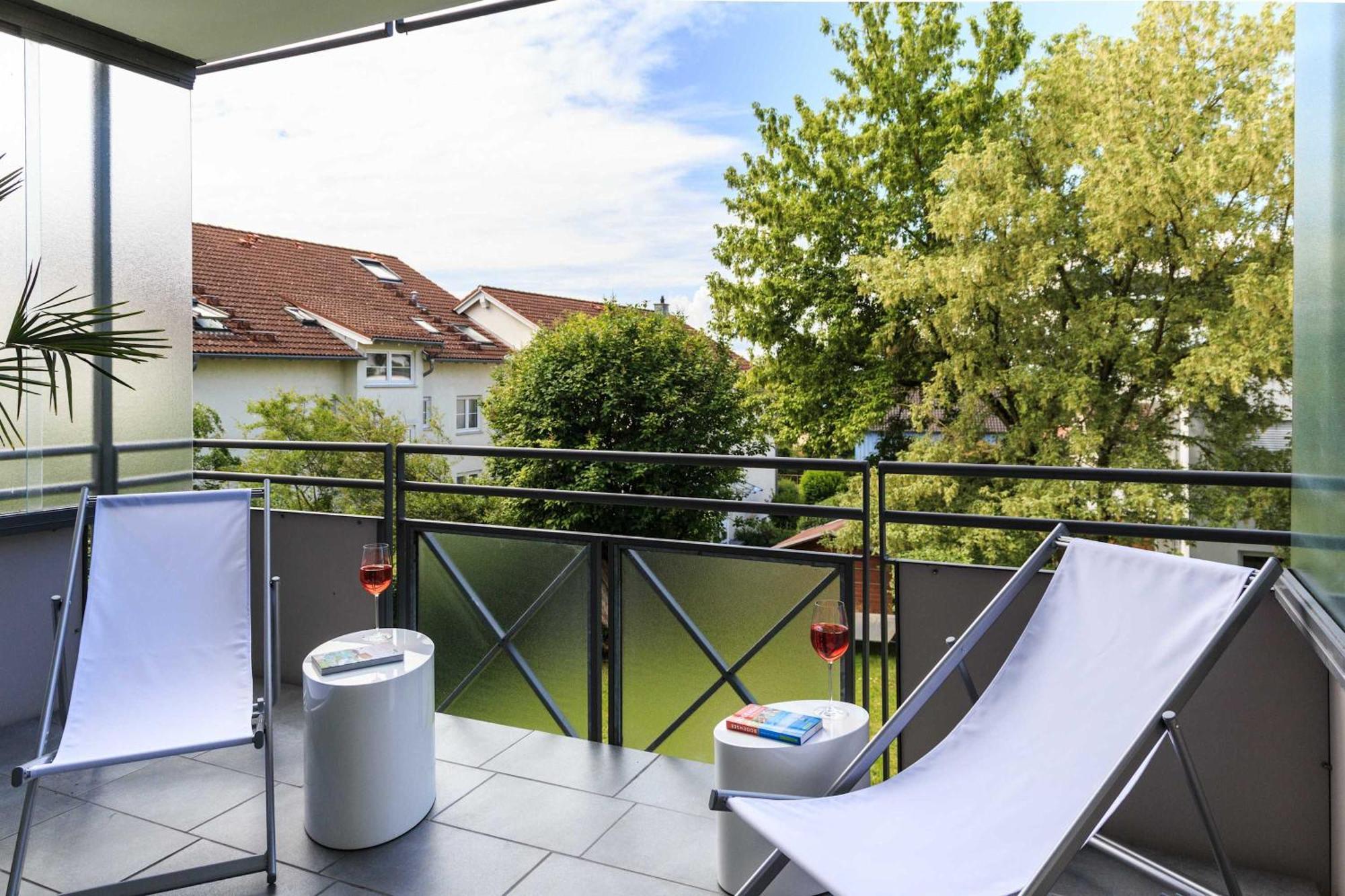 Relax Black & White Apartment Friedrichshafen